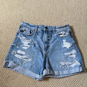 American Eagle Outfitters Light Blue Distressed Mom Jean Shorts Size 2
